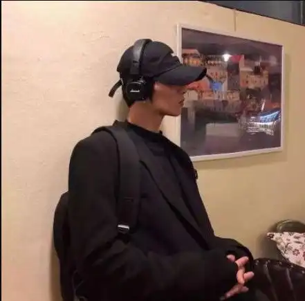 你家小奶狗忽然不秒回八成因为这3件事,再不哄就跑了