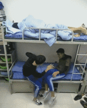 男生宿舍一旦骚起来,就没女生什么事儿了