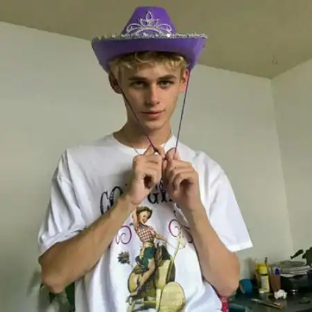 欧美男头像帅气超清,不管以什么身份都喜欢