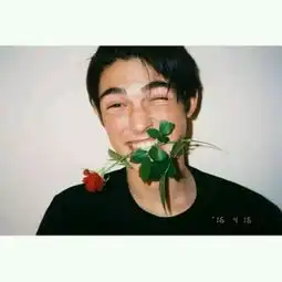 求这个头像的情侣头像,男生的
