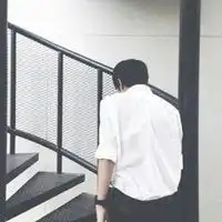 白色衬衫简约男生头像微信头像图片大全