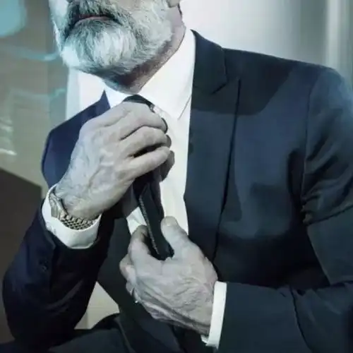 有味老男人,气质身材完爆年轻小伙