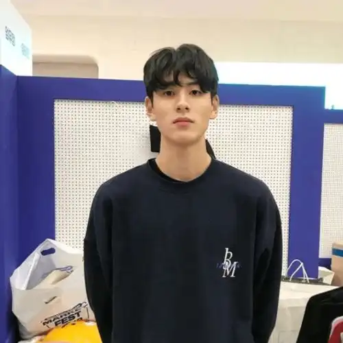 男生打游戏正入迷,还对你有3种表现,恭喜丫头遇真爱