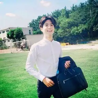 微微一笑很倾城杨洋白衬衫杀李钟硕崔始源李晟敏宋仲基等白衣男神盘点组图