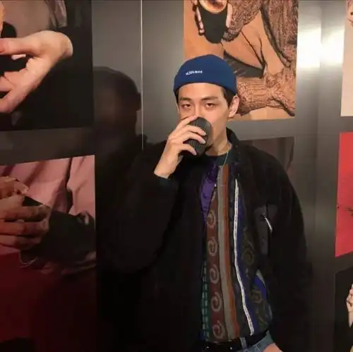 男生头像拉黑删除是小孩子才做的事情,成年人只是不再讲话腾讯新闻