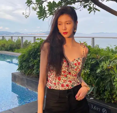 一年级4年前vs后,虞书欣成人气小花,人缘最好的他却查无此人