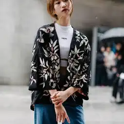 刻意撞期大获全胜2017秋冬首尔时装周气势狠压全场,捕捉秀场外的穿搭关键字