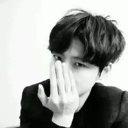 眼睛小单眼皮男生发型几款单眼皮男生发型推荐