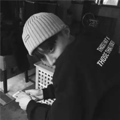 喜欢无字的无水印的来吧,男生帅气冷酷黑白头像不带字