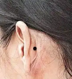 发财孝顺耳朵长痣是吉是凶