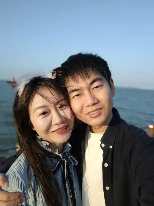 16岁闯北京曾年薪百万,现38岁离婚带俩娃,男友小我13岁能接受吗