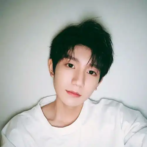 头像五月你好请照顾好我这个小朋友