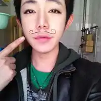 既安静又调皮的男生头像你总是笑着温柔地看着我男生头像