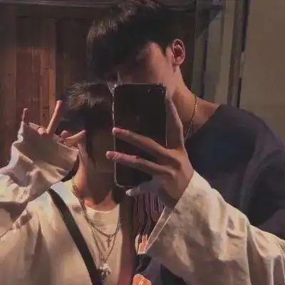 情侣头像丨你住在光里,带着星和月的气息