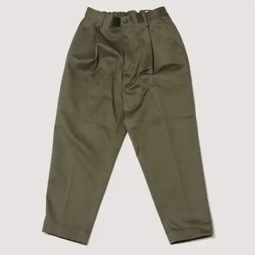 夏季想成为优雅型男裤子穿搭很关键