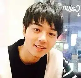 男生空气刘海发型活力展现阳光帅气