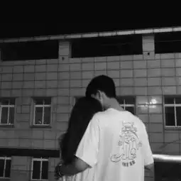 ins黑暗系情侣头像一生所想,爱与自由,你与温柔