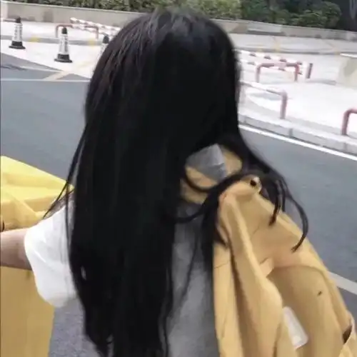 请问大家一个男孩把垃圾桶作为头像是什么意思