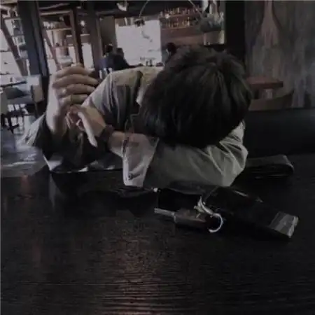 微信男生头像伤感孤独,伤感的男人是有故事的人