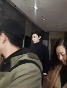 宁泽涛和邓伦最新未p合影,网友邓伦白得发亮,宁泽涛黑得反光