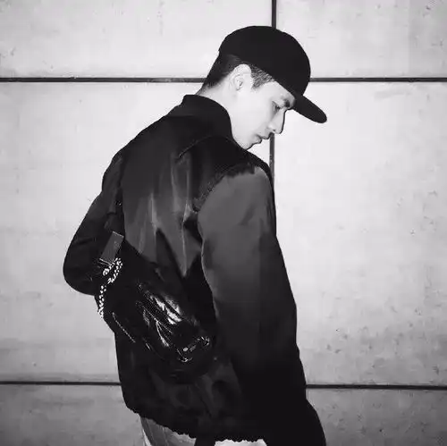 头像希望你每一个悄无声息的日子里都是在用心生活