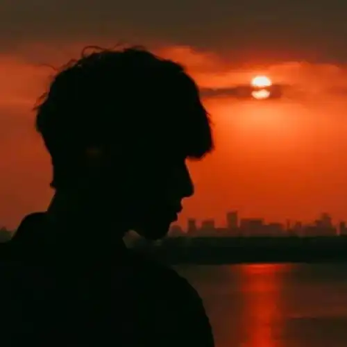 气质男头少年感和氛围感并存