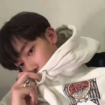 男孩子嘛要酷酷的哦
