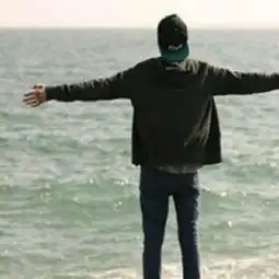 我想要一个这样类似的头像不过我要女的