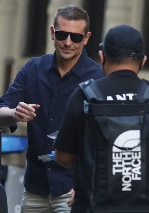 伊莲娜与前男友世纪同框黑白配穿出高级范,曾与坎爷甜蜜约会