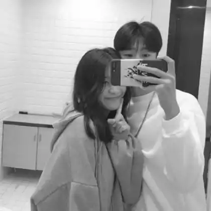 情侣黑白头像一对,情侣间没有什么单纯的友好