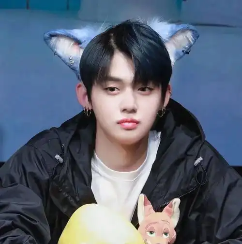 头像冬天有三好外面好冷衣服好贵我好穷