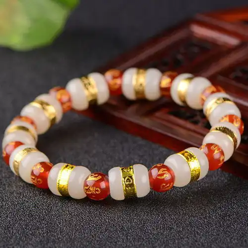 下个月就是春节了新疆和田玉年底促销白菜价,给爸和妈各买2款