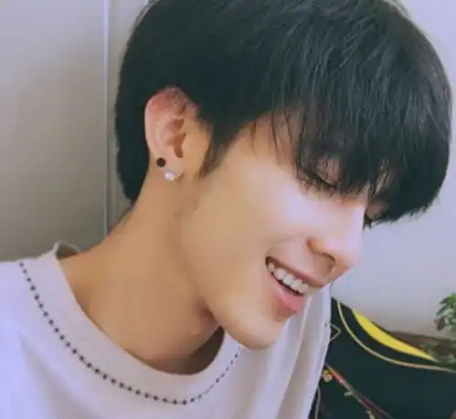 男人晨起的第一泡尿,若有3异常,尿毒症离你更近一步