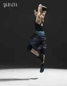 吴敏霞霸气侧露显身材组图