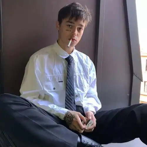 头像丨一见如故好生欢喜