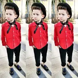 一大群型男都比不上这个小家伙