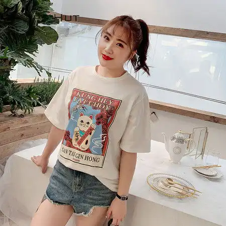 施悦名2019新款上衣女港风t恤印花宽松大码女装胖mm招财猫短袖女