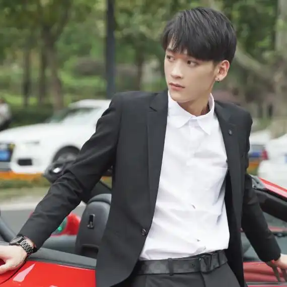 现实中真的有韩商言,22岁就是霸道总裁,将女友宠的比佟年还