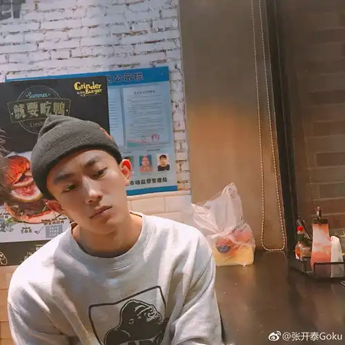 周冬雨真会挑这个天选之糊节目居然承包了一年的笑点