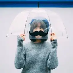 右手自拍白衬衫男头像,这是女头像,求男头像