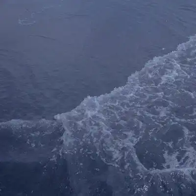 2023最新干净清澈海水风景头像