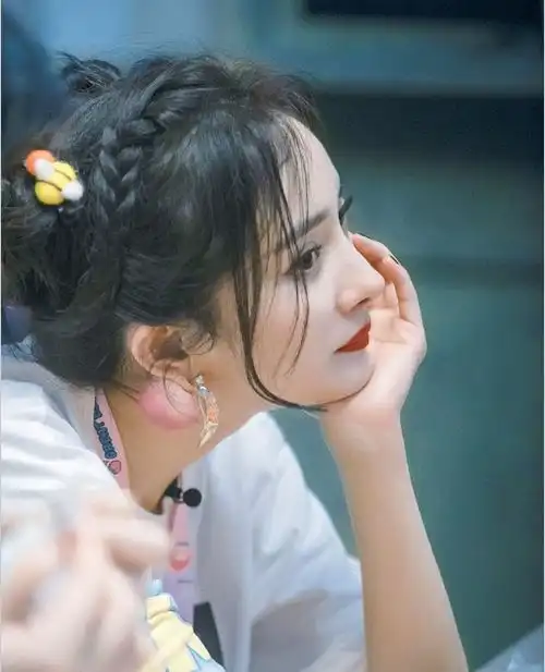 艺人寻艺品牌星指数最新排名,女艺人竞争激烈,男星中他再度碾压