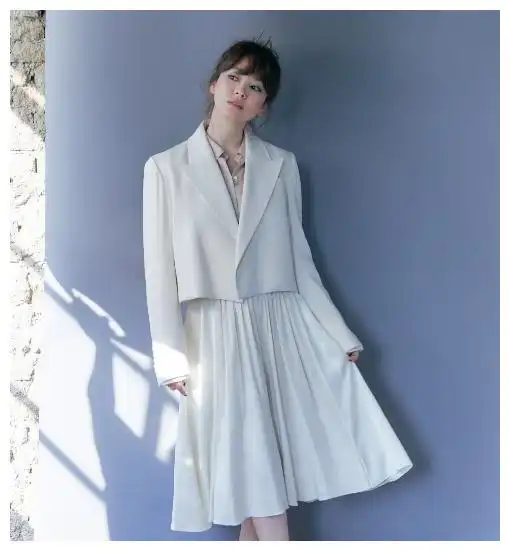 宋慧乔晒男友视角庆生照,粉色碎花裙甜似初恋,离婚后不孤单
