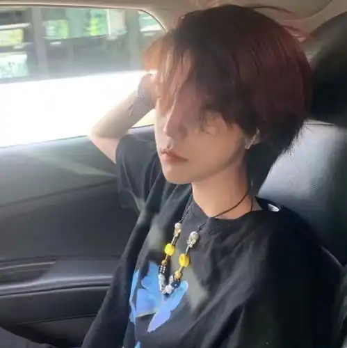 真人男头看起来比较高冷的头像