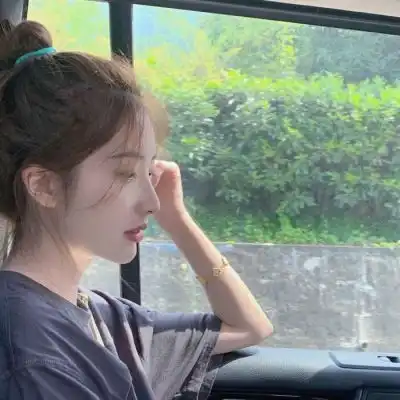 温柔惊艳女头车与车总是相撞人微信头像我要个性网