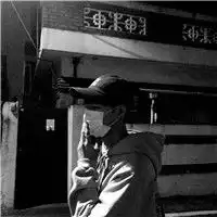 男人戴帽子更是帅上加帅了黑白男生头像高冷气质