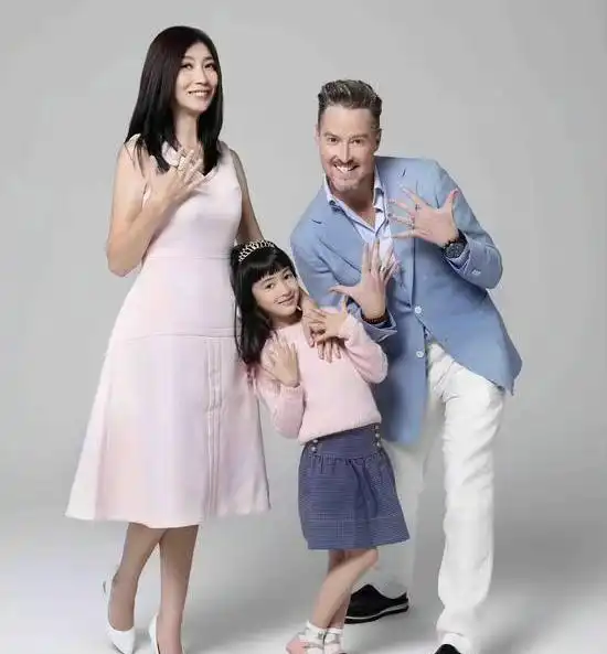 夏天公主的美梦破裂,夏克立和黄嘉千为离婚要对簿公堂