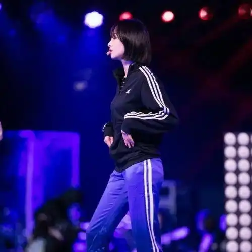 进可撩妹,退可掰弯,女生帅起来还有男生的事吗