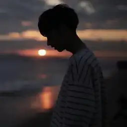 这张照片是不是情头在线等,挺急的