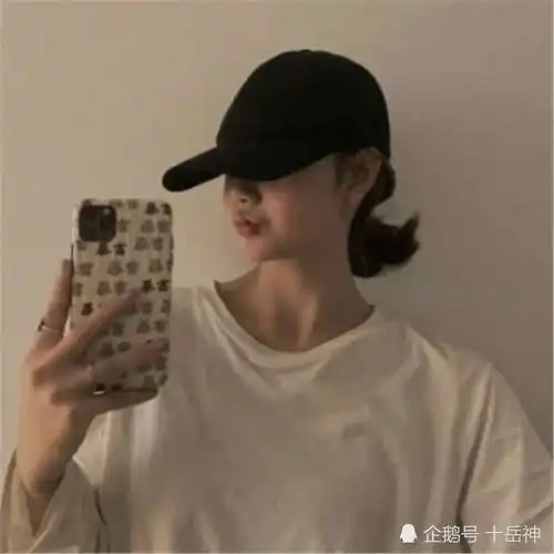 异性相处,女人开始有这三个反常表现,说明这男人已经走进你内心